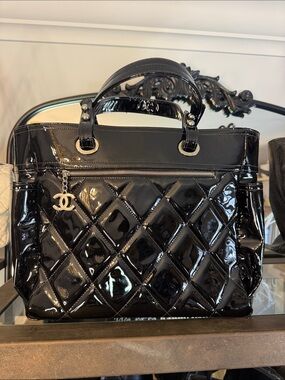 Chanel Handbag TOTE with Pouch